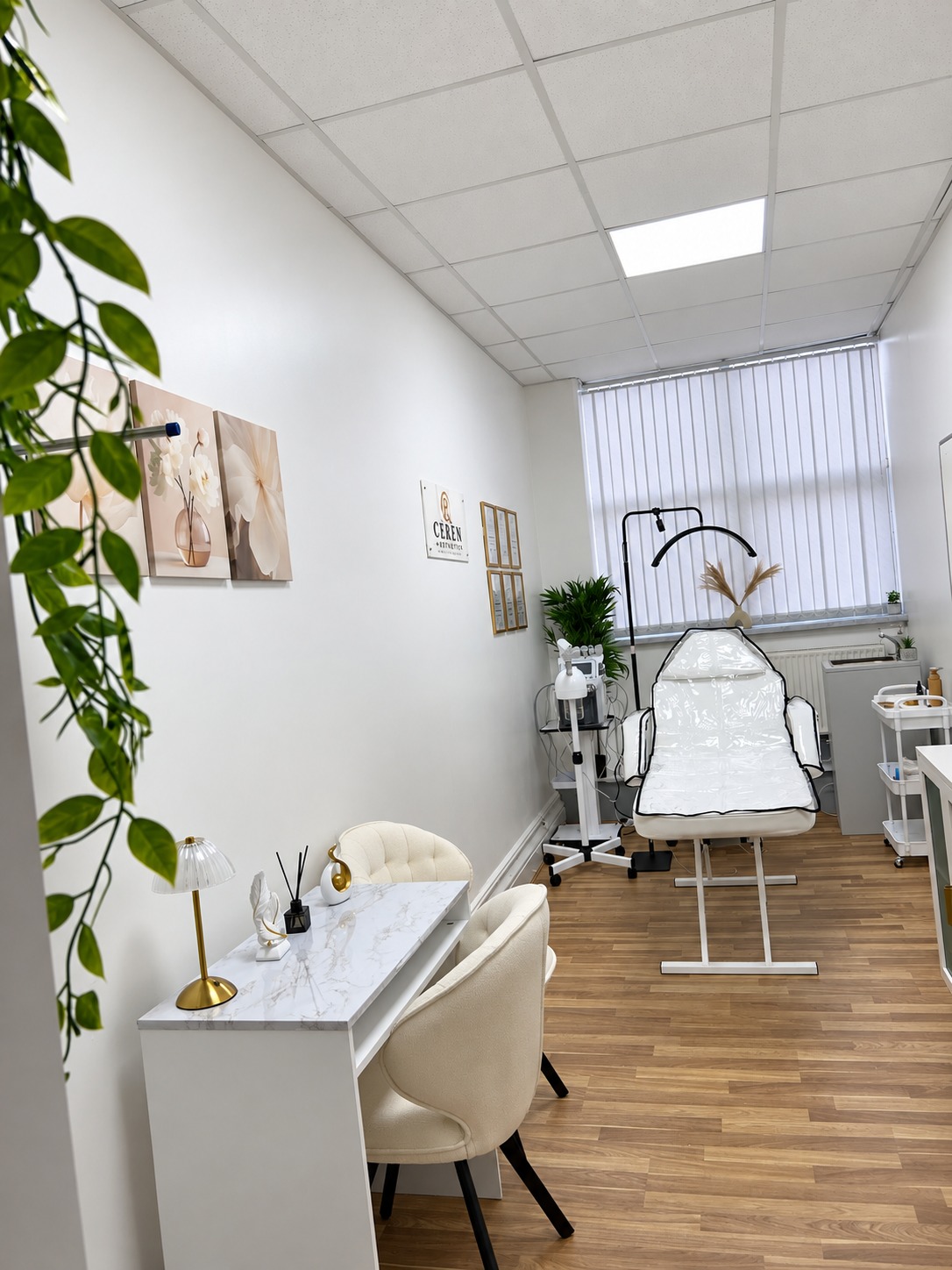 Wide view of the Ceren Health clinic room.